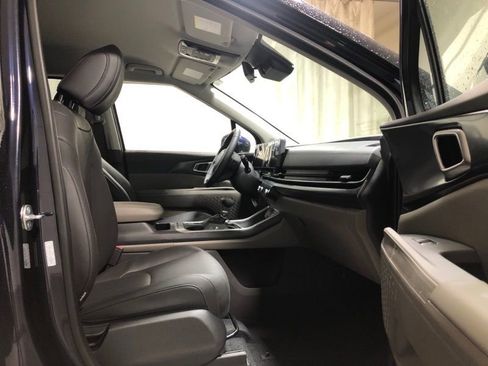 New 2026 Kia Carnival image 12