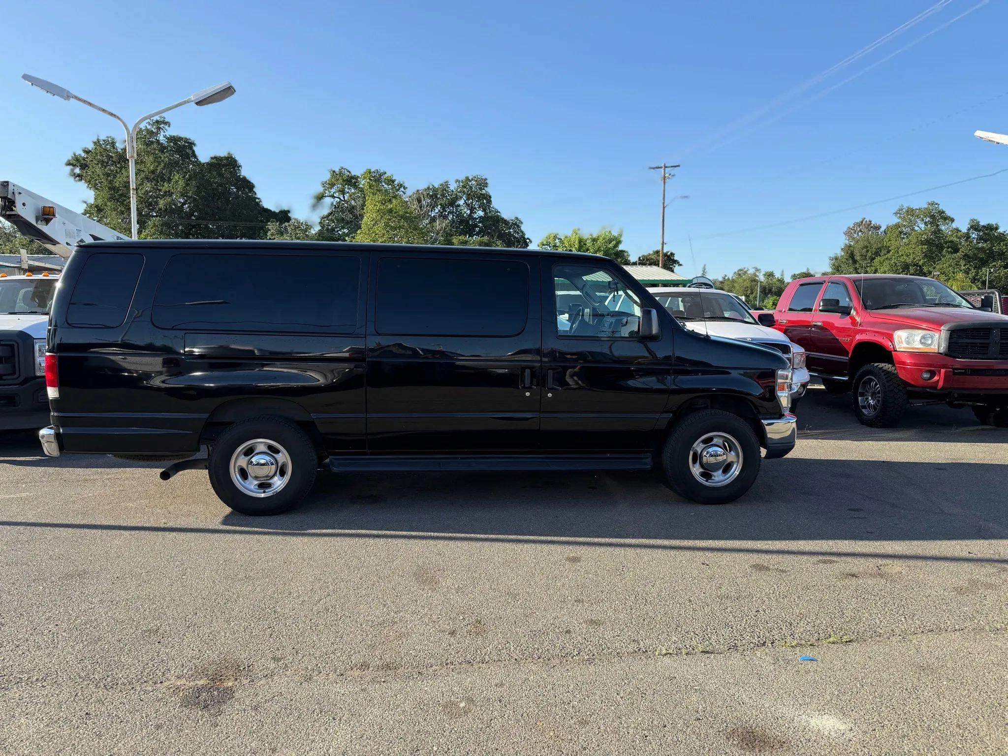 Used 2013 Ford E-350 and Econoline 350 XL w/ PWR Windows & Locks Group RWD image 2