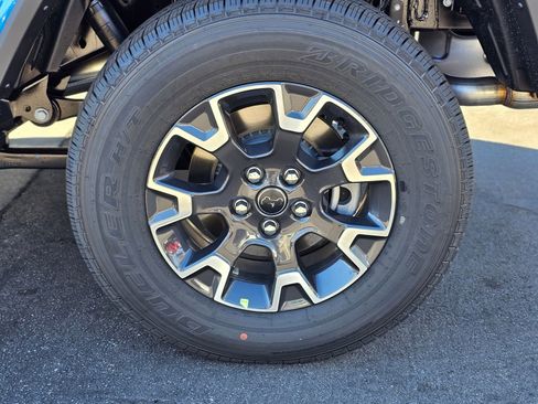 New 2026 Jeep Gladiator Sahara AWD/4WD image 9
