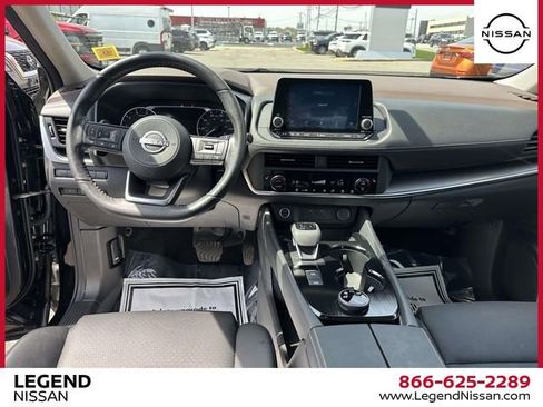Used 2023 Nissan Rogue SV w/ SV Premium B Package image 21