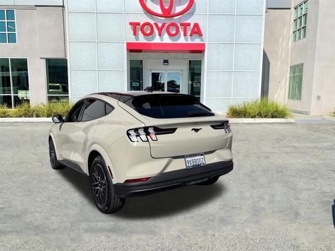 Used 2025 Ford Mustang Mach-E Premium image 6