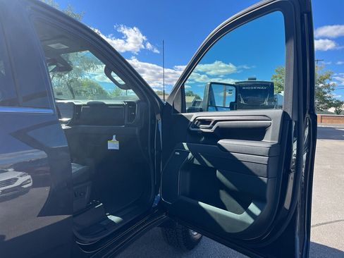 New 2025 GMC Sierra 2500 SLT w/ SLT Convenience Package image 30