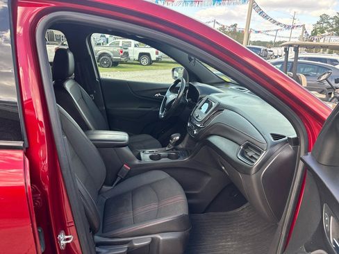 Used 2022 Chevrolet Equinox RS FWD image 16