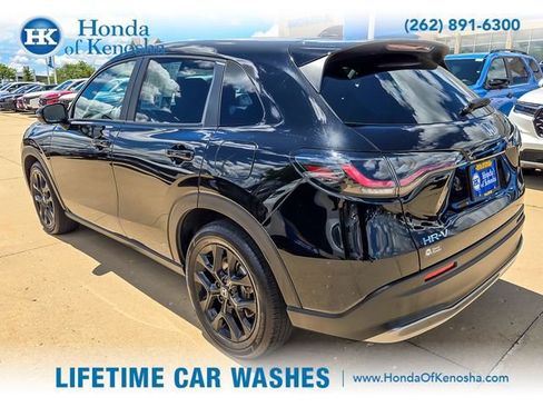 Used 2025 Honda HR-V Sport image 3