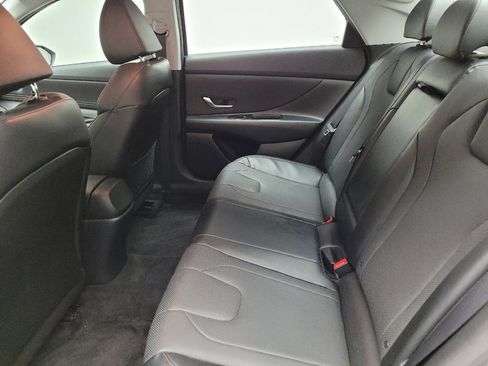 Used 2023 Hyundai Elantra Limited FWD image 18