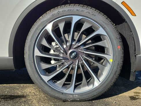 New 2026 Lincoln Aviator Reserve image 9