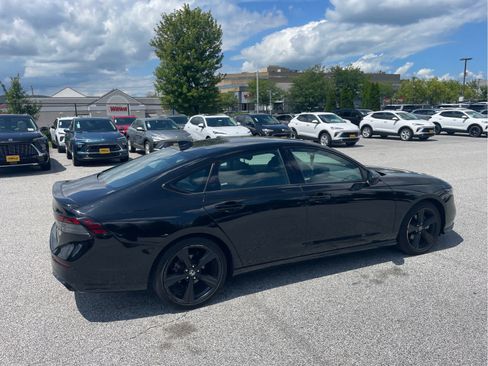 Used 2023 Honda Accord Sport image 4