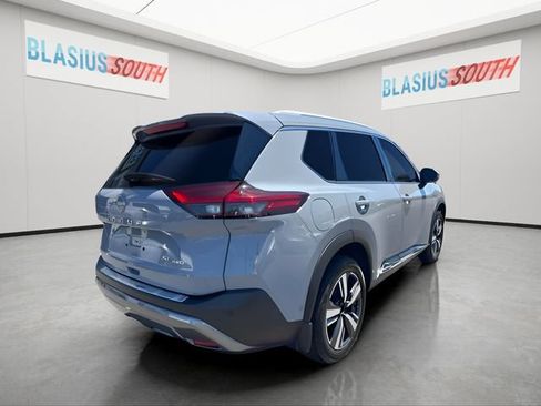 Used 2023 Nissan Rogue SL w/ SL Premium Package AWD/4WD image 3