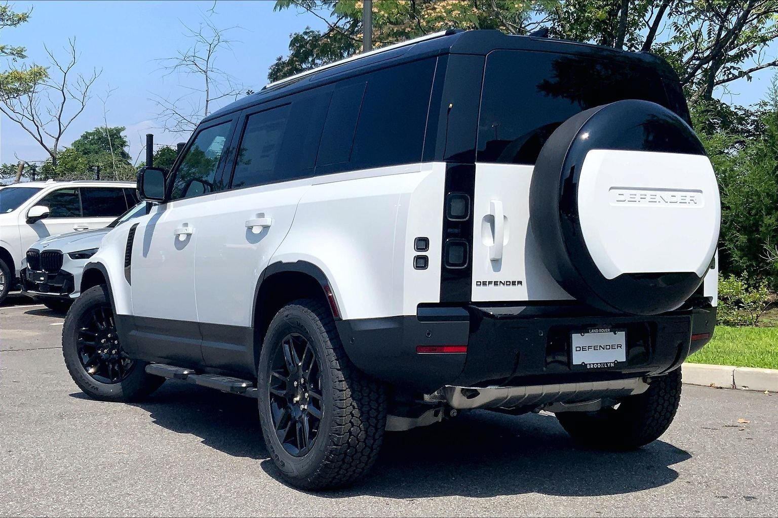 New 2026 Land Rover Defender 110 S AWD/4WD image 12