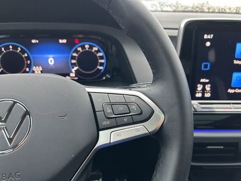 Used 2024 Volkswagen Atlas Peak Edition SE image 18