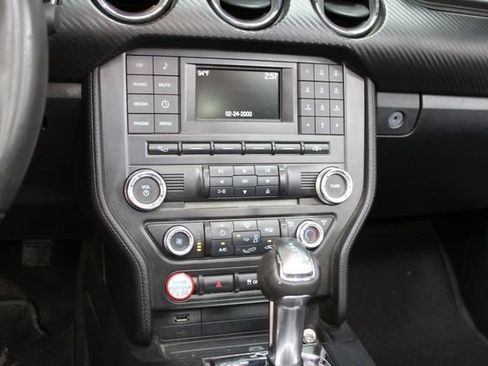 Used 2016 Ford Mustang Convertible RWD image 20