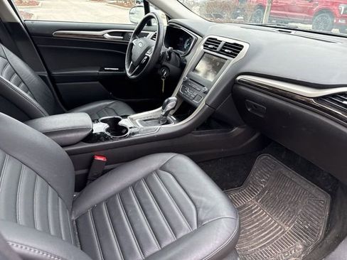 Used 2016 Ford Fusion SE w/ Equipment Group 202A image 9