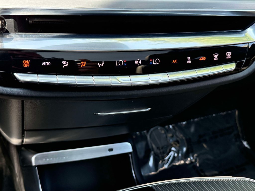 Certified 2024 Cadillac Lyriq Luxury AWD/4WD image 24