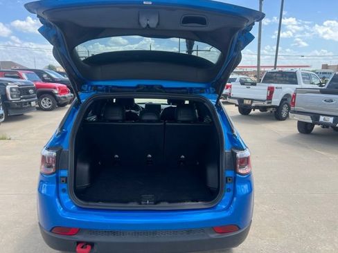 Used 2025 Jeep Compass Trailhawk AWD/4WD image 16