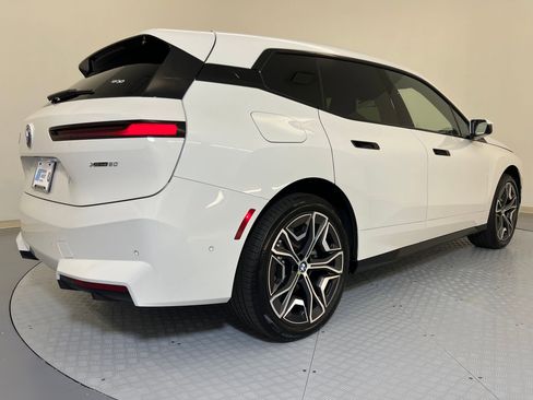New 2026 BMW iX xDrive60 image 9