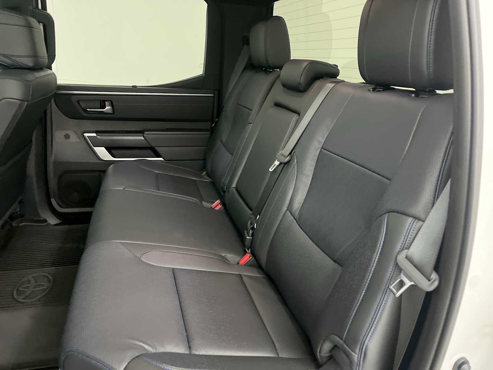 Used 2022 Toyota Tundra Platinum AWD/4WD image 30