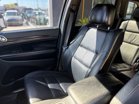 Used 2015 Jeep Grand Cherokee Limited image 32