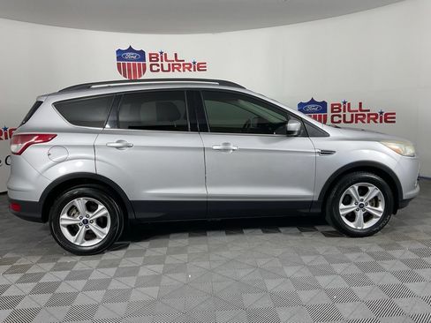 Used 2016 Ford Escape SE w/ Equipment Group 201A FWD image 2