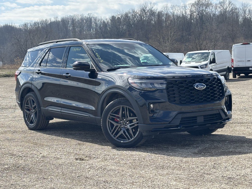 New 2026 Ford Explorer ST-Line w/ ST-Line Street Pack AWD/4WD image 2