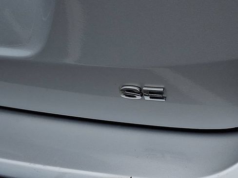 Used 2015 Ford Focus SE FWD image 29
