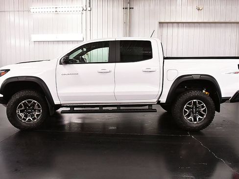 Used 2024 Chevrolet Colorado ZR2 w/ ZR2 Convenience Package III AWD/4WD image 4