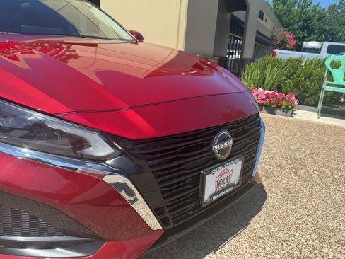 Used 2024 Nissan Altima 2.5 SL image 2