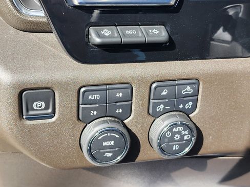 Used 2025 Chevrolet Silverado 1500 LTZ w/ LTZ Premium Package image 15