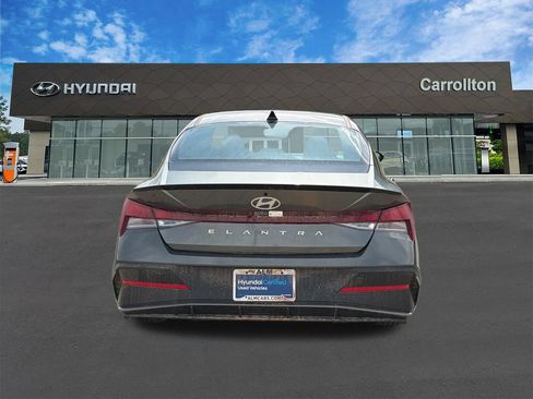 Certified 2025 Hyundai Elantra Sport FWD image 6