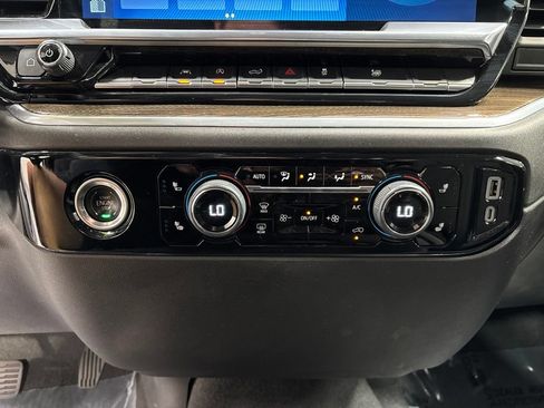 Used 2024 Chevrolet Silverado 1500 LT AWD/4WD image 23