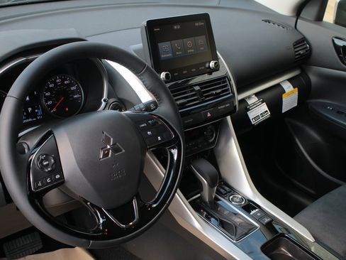 New 2026 Mitsubishi Eclipse Cross SE image 3