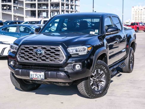 Certified 2022 Toyota Tacoma TRD Off-Road w/ TRD Premium Off Road Package AWD/4WD image 1