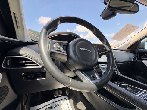 Used 2017 Jaguar F-PACE R-Sport AWD/4WD image 20