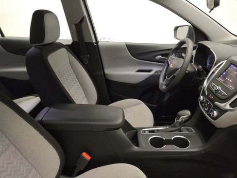 Used 2022 Chevrolet Equinox LS image 21