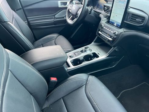 Used 2020 Ford Explorer ST w/ Premium Technology Package image 17