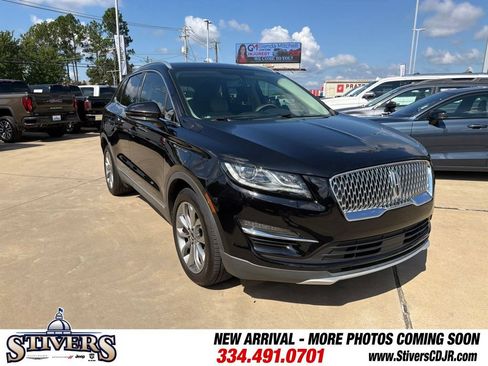 Used 2019 Lincoln MKC Select w/ Select Plus Package FWD image 2