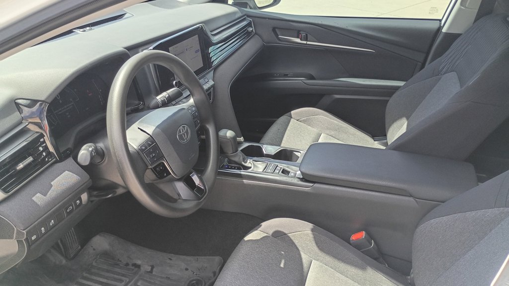 Used 2025 Toyota Camry LE FWD image 18