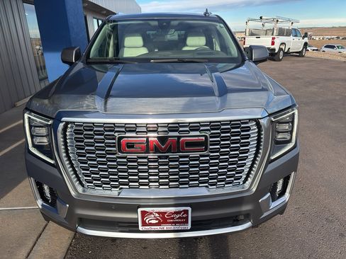 Used 2022 GMC Yukon XL Denali w/ Denali Ultimate Package image 3