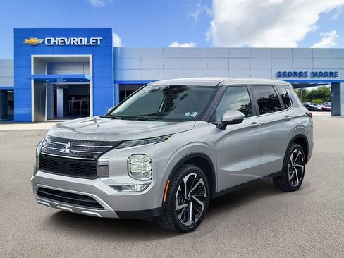 Used 2024 Mitsubishi Outlander SE FWD image 2