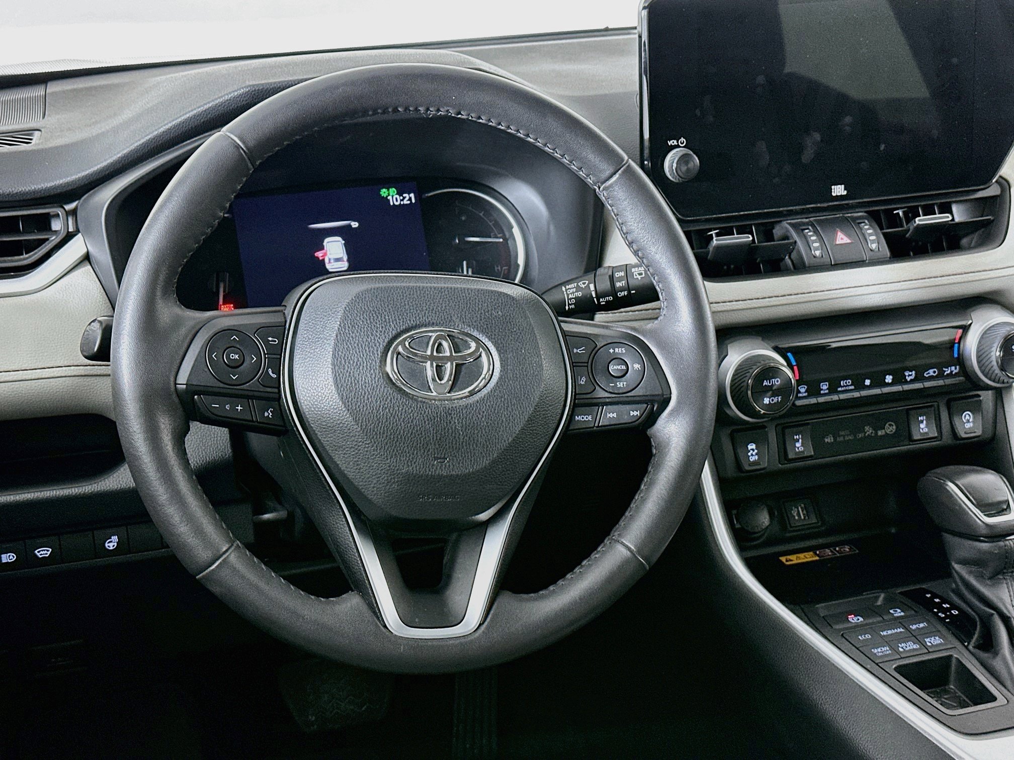 Used 2023 Toyota RAV4 XLE Premium AWD/4WD image 18