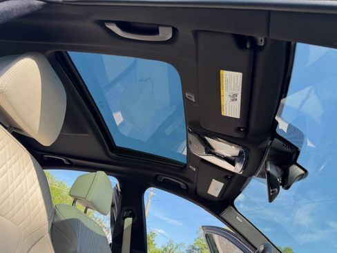 Used 2018 BMW 530i w/ M Sport Package image 18