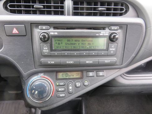 Used 2014 Toyota Prius C One FWD image 17