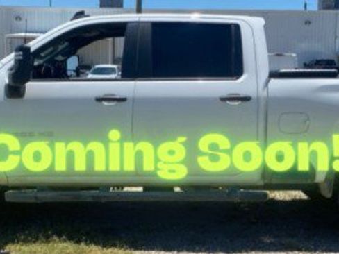 Used 2022 Chevrolet Silverado 2500 Custom w/ Custom Value Package AWD/4WD image 3
