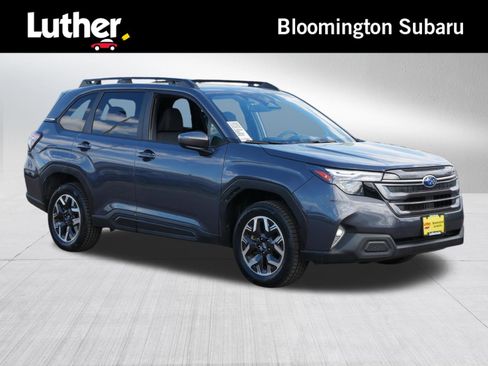 Used 2025 Subaru Forester Premium AWD/4WD image 1