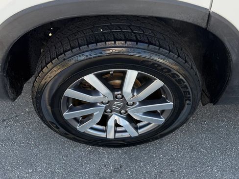 Used 2021 Honda Pilot EX image 19