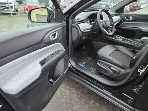 New 2026 Jeep Compass Latitude image 22