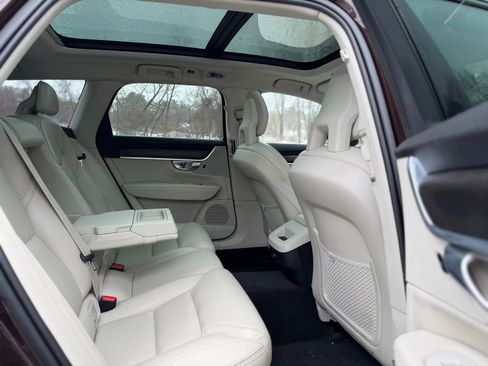 Used 2018 Volvo V90 T5 Cross Country w/ Protection Package Premier image 11