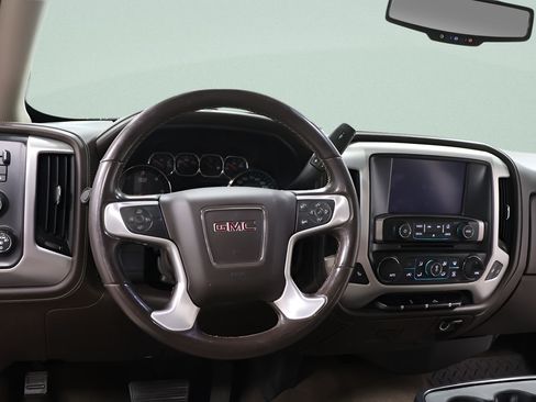 Used 2018 GMC Sierra 1500 SLE w/ SLE Value Package AWD/4WD image 9
