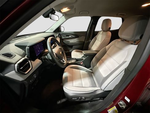 Used 2024 Chevrolet TrailBlazer LT w/ Convenience Package image 21