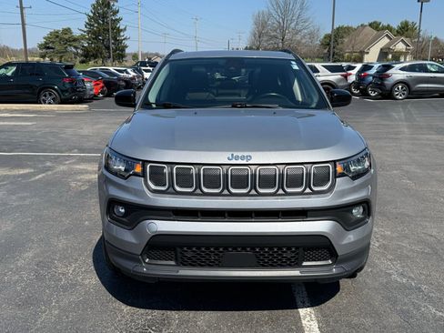 Used 2022 Jeep Compass Latitude w/ Sun and Sound Group AWD/4WD image 16