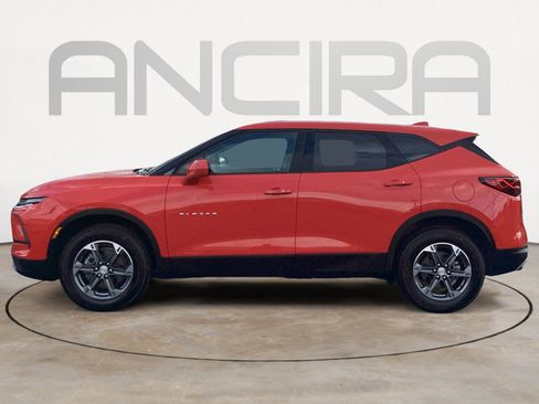 Used 2025 Chevrolet Blazer LT FWD image 11
